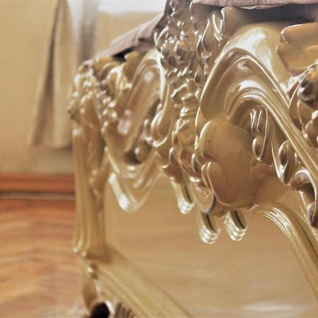 Guesthouse Medea On Pushkini 4 Кутаїсі Екстер'єр фото