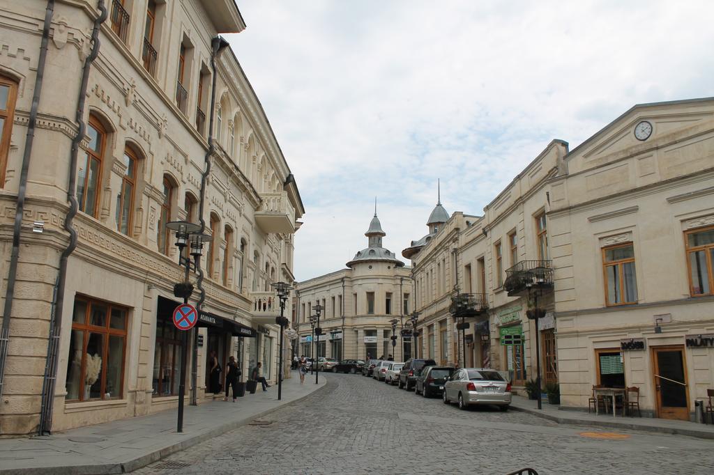 Guesthouse Medea On Pushkini 4 Кутаїсі Екстер'єр фото