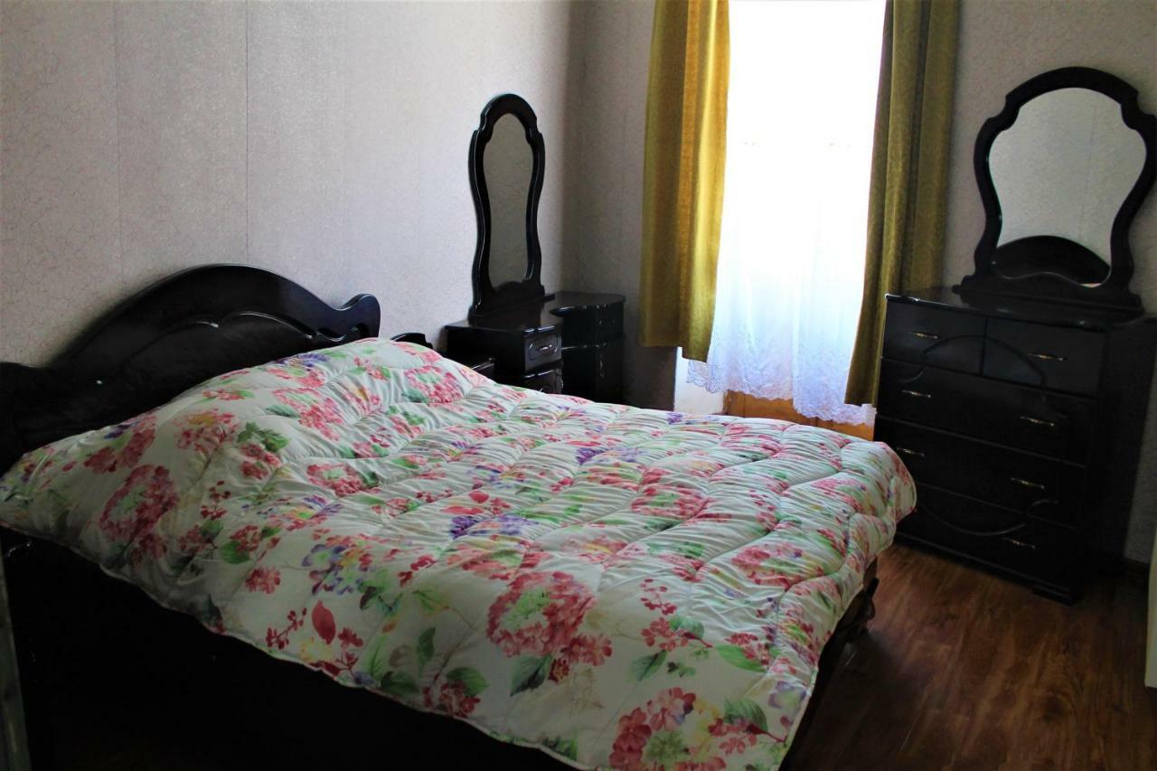 Guesthouse Medea On Pushkini 4 Кутаїсі Екстер'єр фото